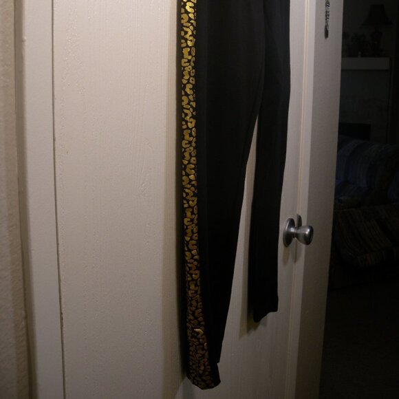 DEREK HEART BLACK & GOLD LEGGINGS Size: 1X - Picture 11 of 16